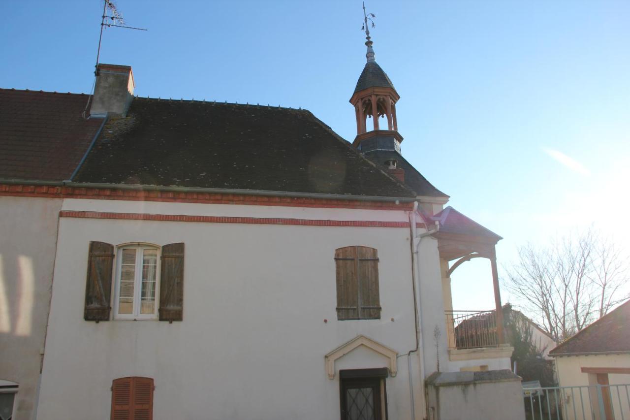 Chateau Besson Desertines  Exterior photo